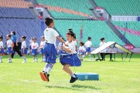 完胜！威少26分+6三分，小萨13+6湖人旧将爆发，德罗赞两人起冲突