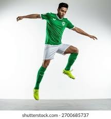 湖人险胜谁该进红榜？詹姆斯自我救赎并非头功，三内线各司其职