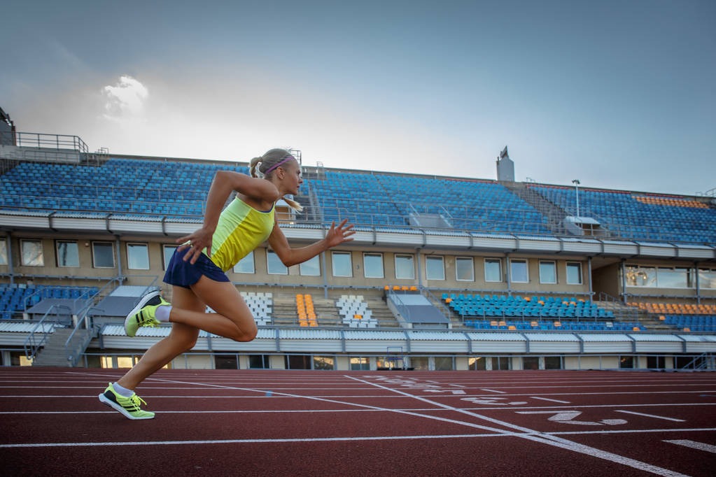 电讯报：如果纽卡获得下赛季欧冠资格，埃迪-豪