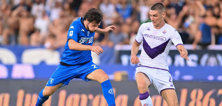 球和中场施 球和中场施