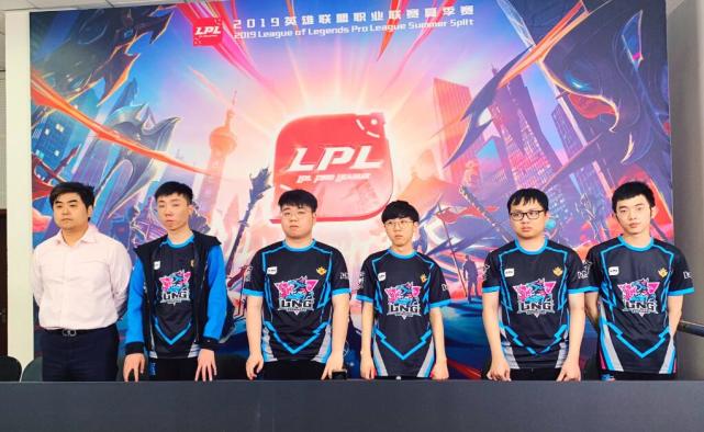 年龄绝不是 年龄绝不是